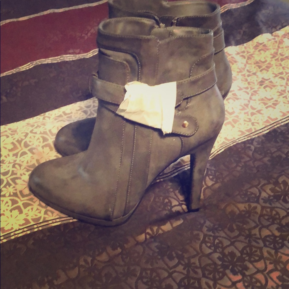 High heal boots
